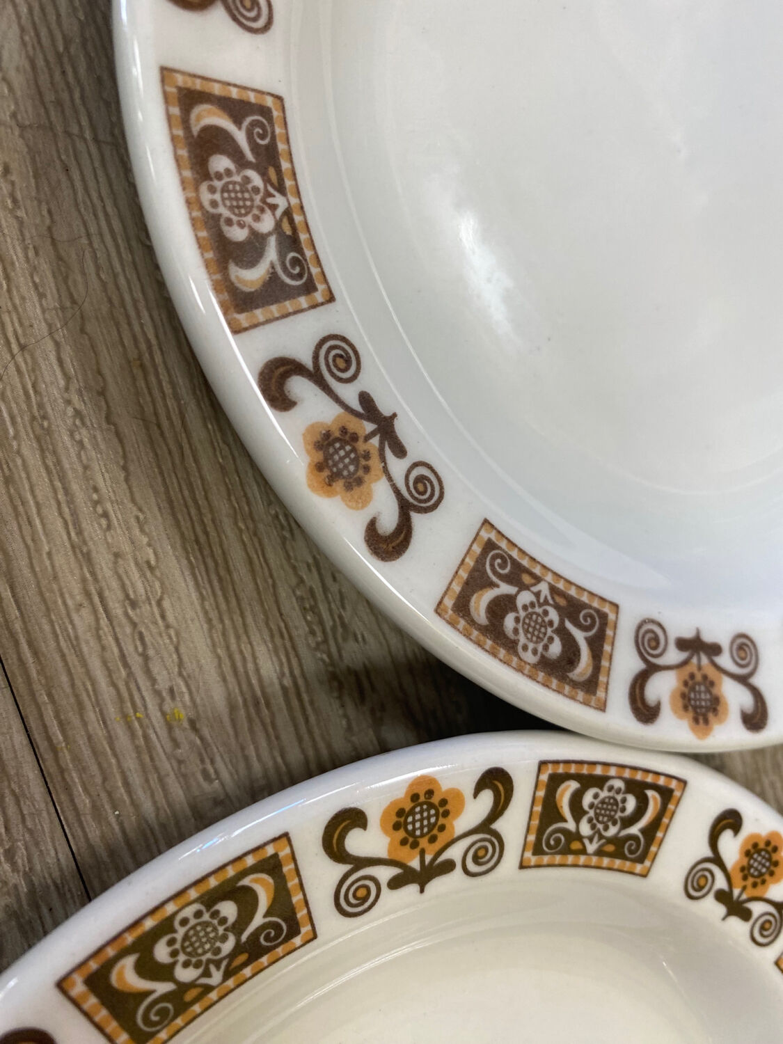 Vintage 70s patterned plates