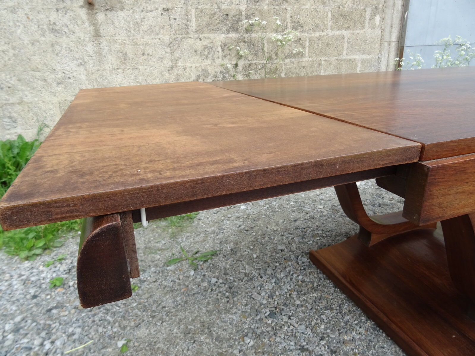 Art deco table with rosewood extensions