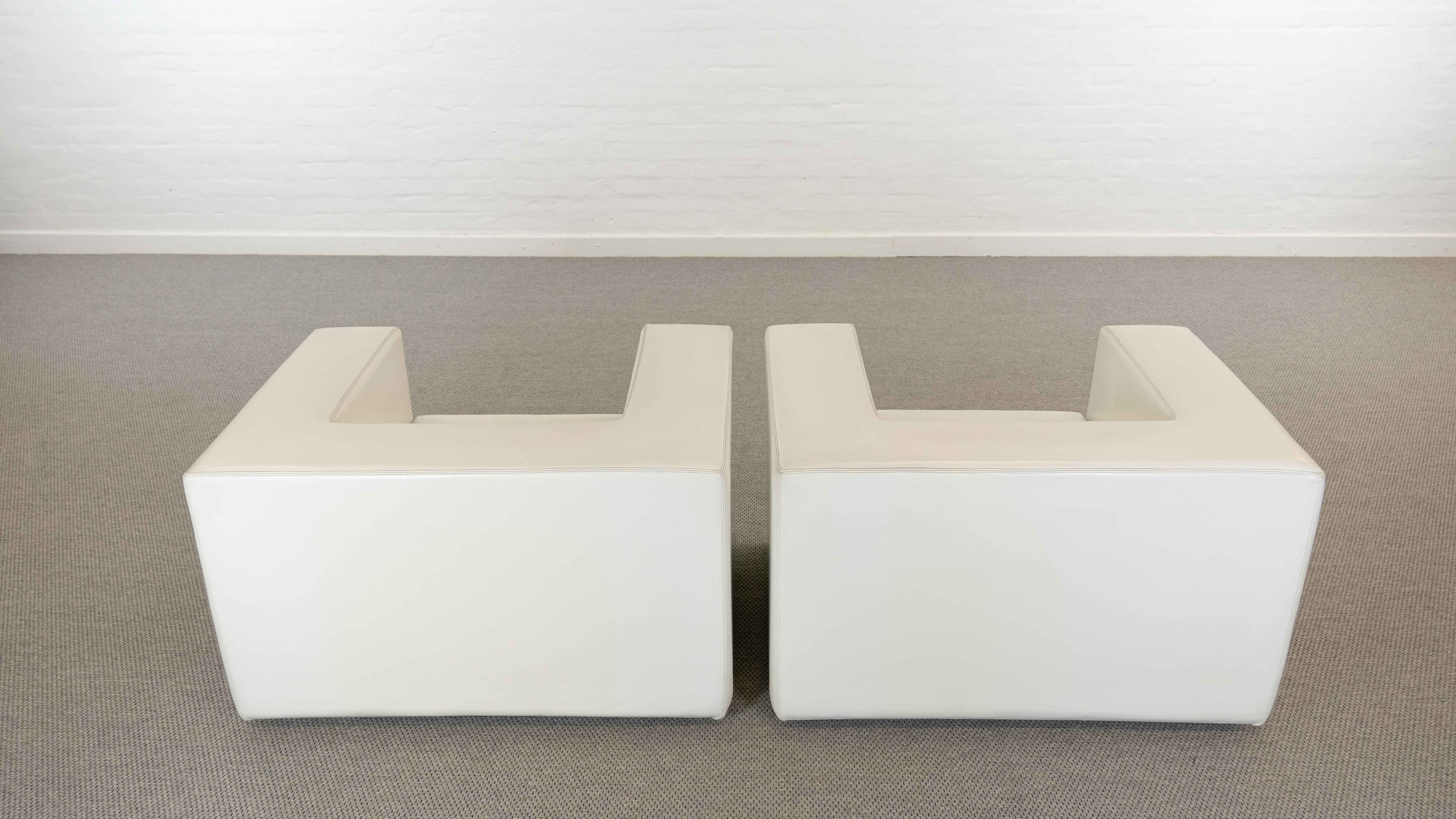 Pair of vintage Throw Away Armchairs by Willie Landels for Zanotta, white Vinyl