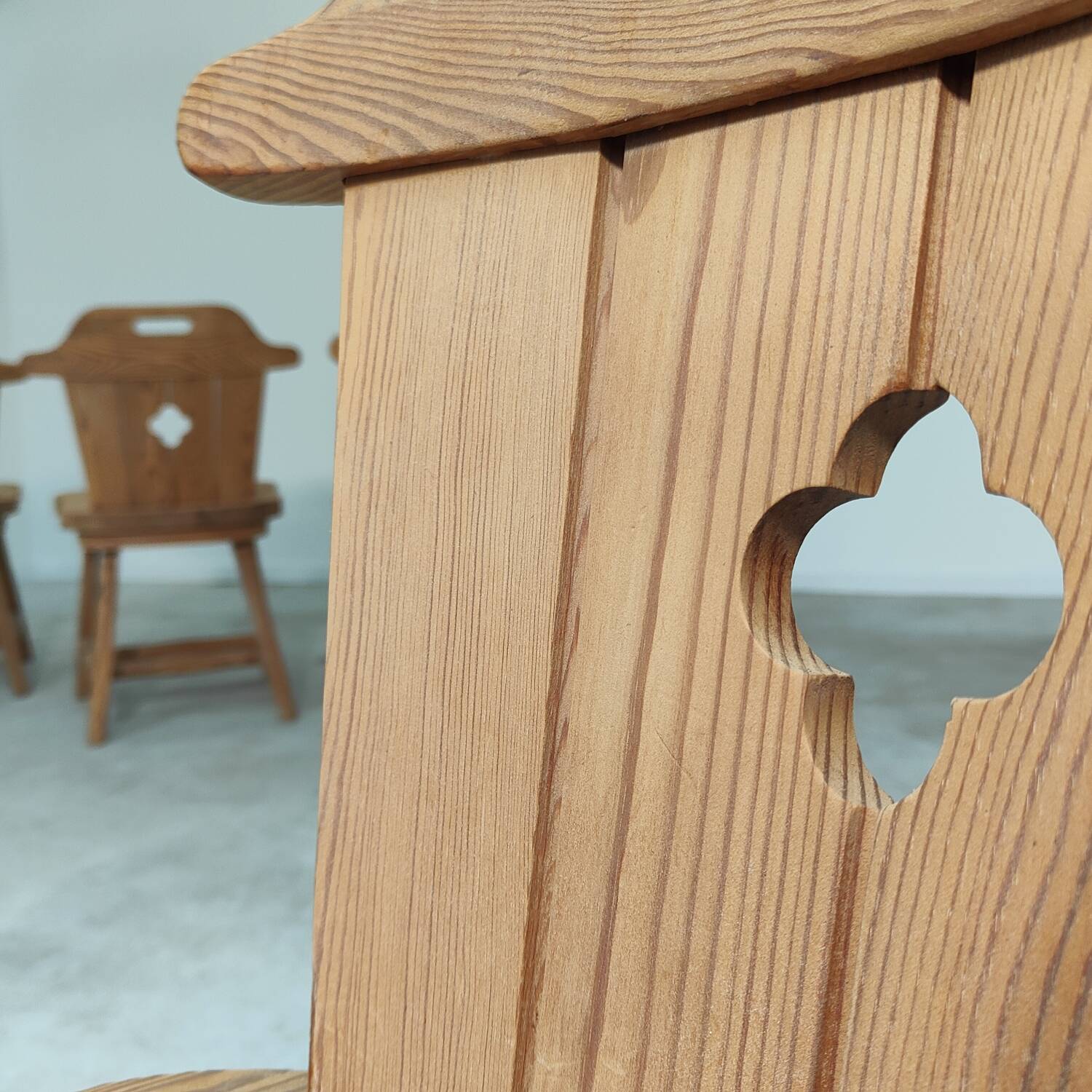 Set of 4 Vintage Tyrolean Dining Room Chairs in Pine, 1970s.