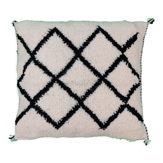 Berber cushion black diamonds