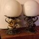 Paire de lampes vintage en fer forgé et opaline des années 60