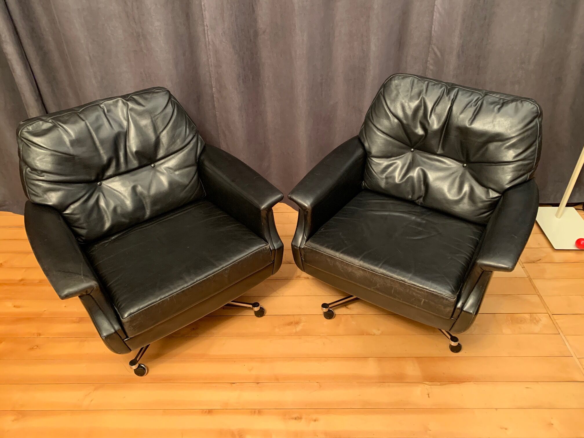 A pair of Möbel Mann armchairs, Germany, 1960s