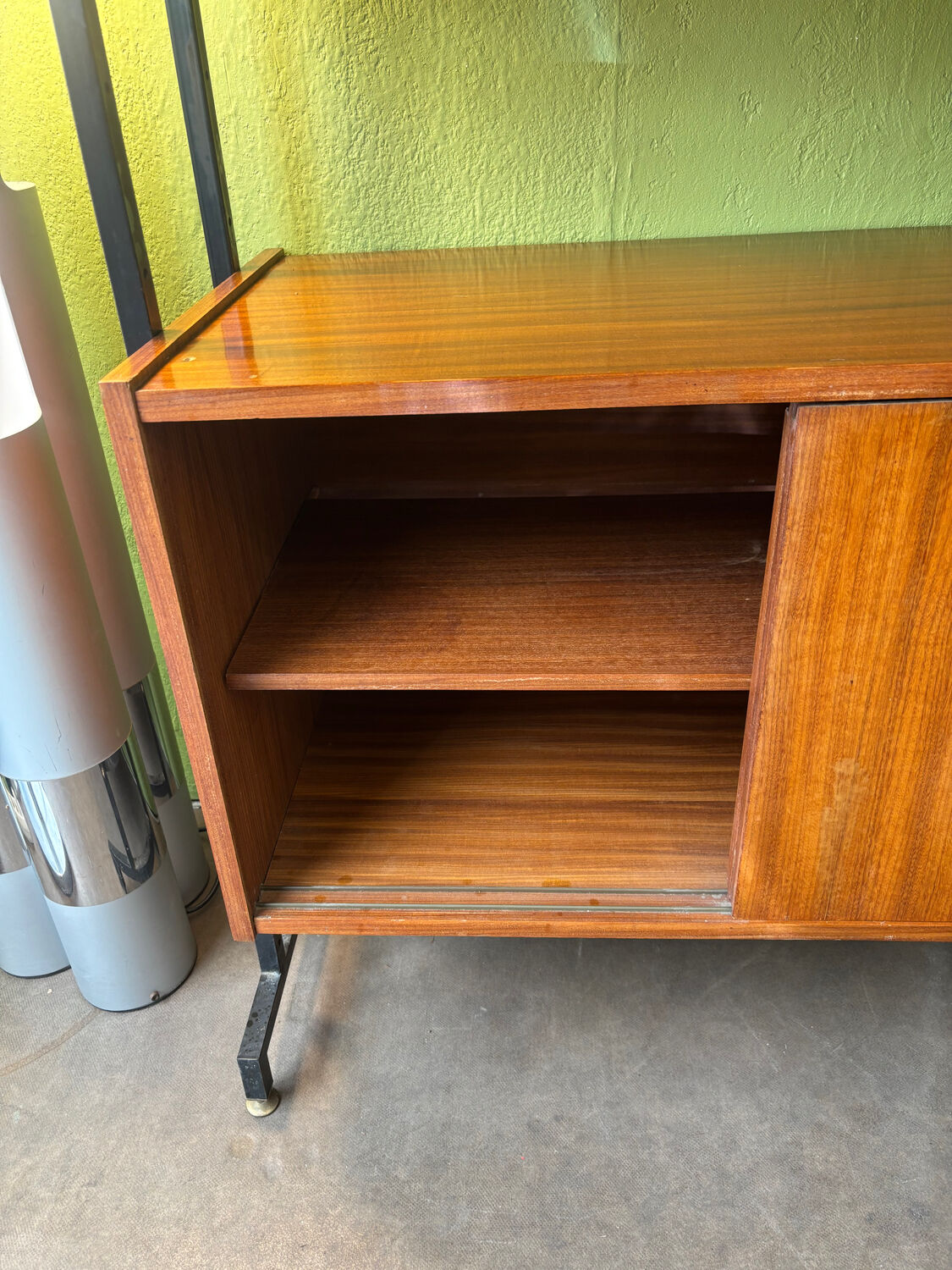 Bibliothèque vintage modulable bois & métal – esprit mid-century chic