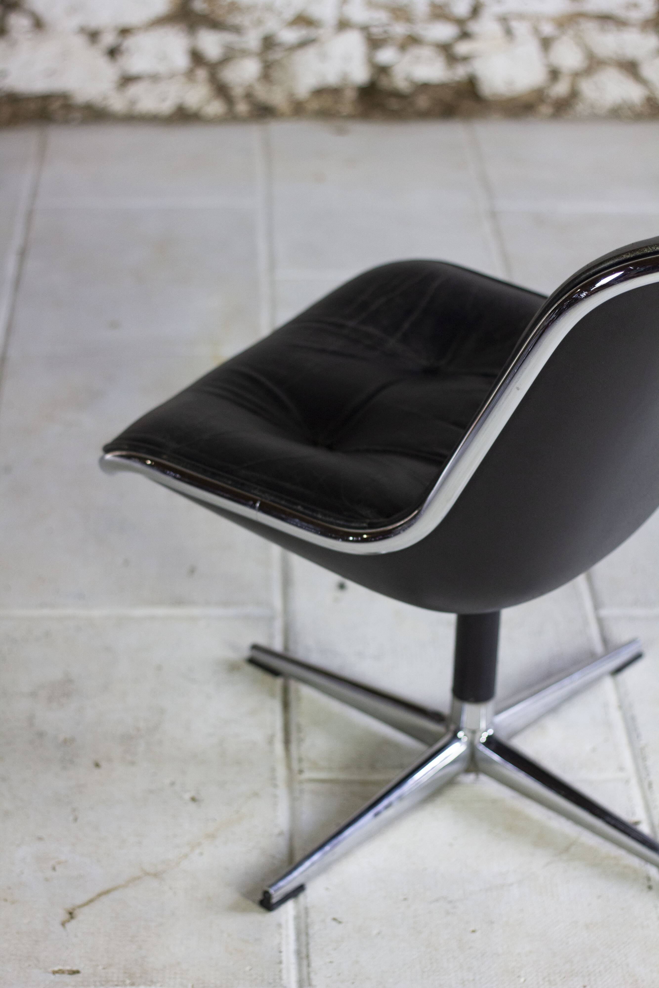Black leather office chair by Charles Pollock for Knoll