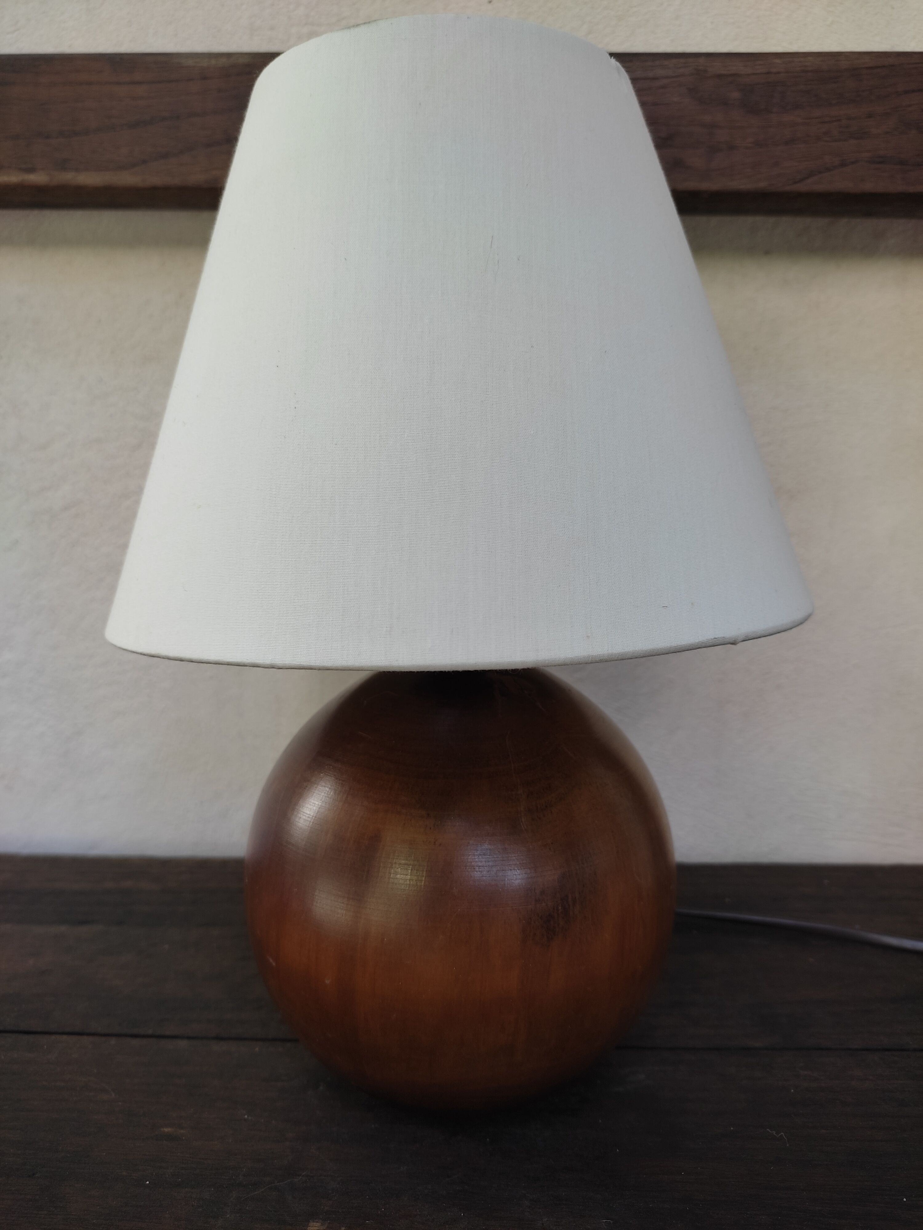 Wooden ball lamp