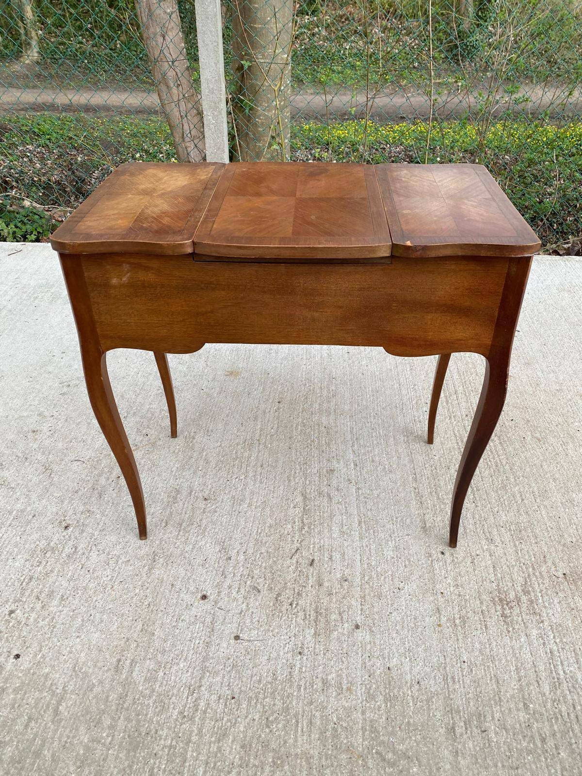 Louis XVI marquetry dressing table