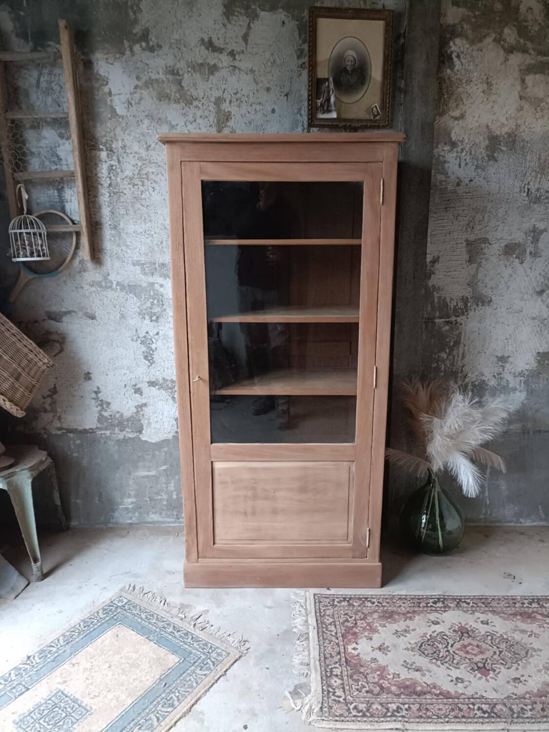 Wooden display cabinet