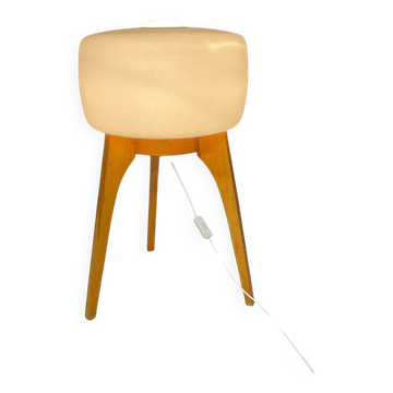 Grande lampe sur pied ULUV, bois et verre dépoli, Tchécoslovaquie, années 1960.