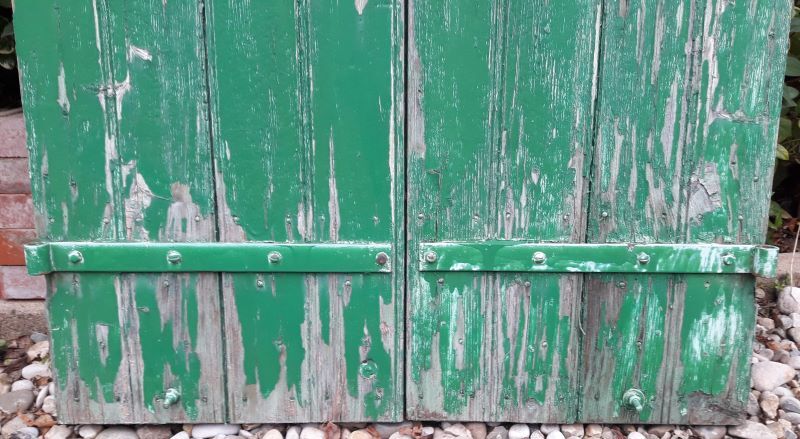 Pair of shutters H125xL87cm old painted fir