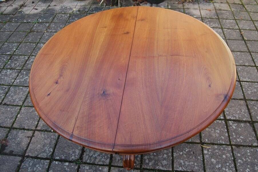 Napoleon III walnut table with central leg and 3 extensions, 14 place settings, late 19th century