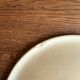 Plat rond creux terre de fer Gien