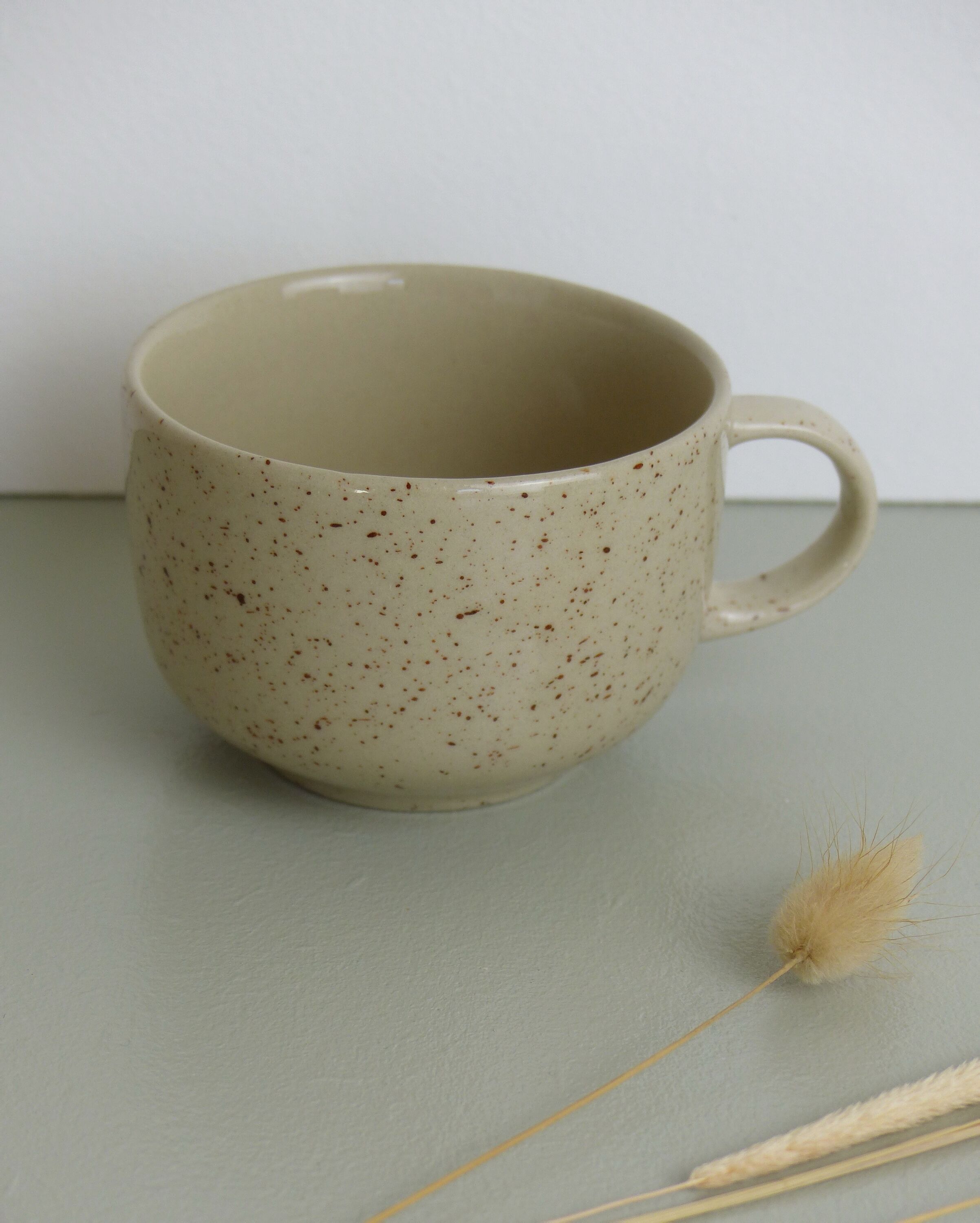 6 cups speckled sandstone