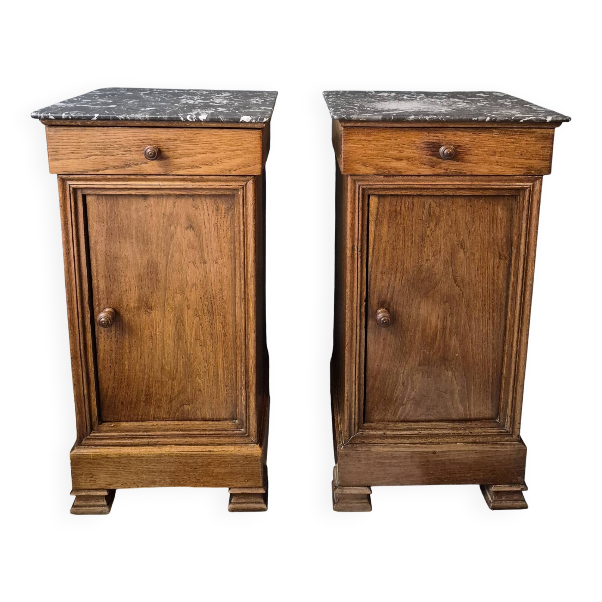 Pair of Somnos-style chairs, Louis Philippe, second half of the 19th century.