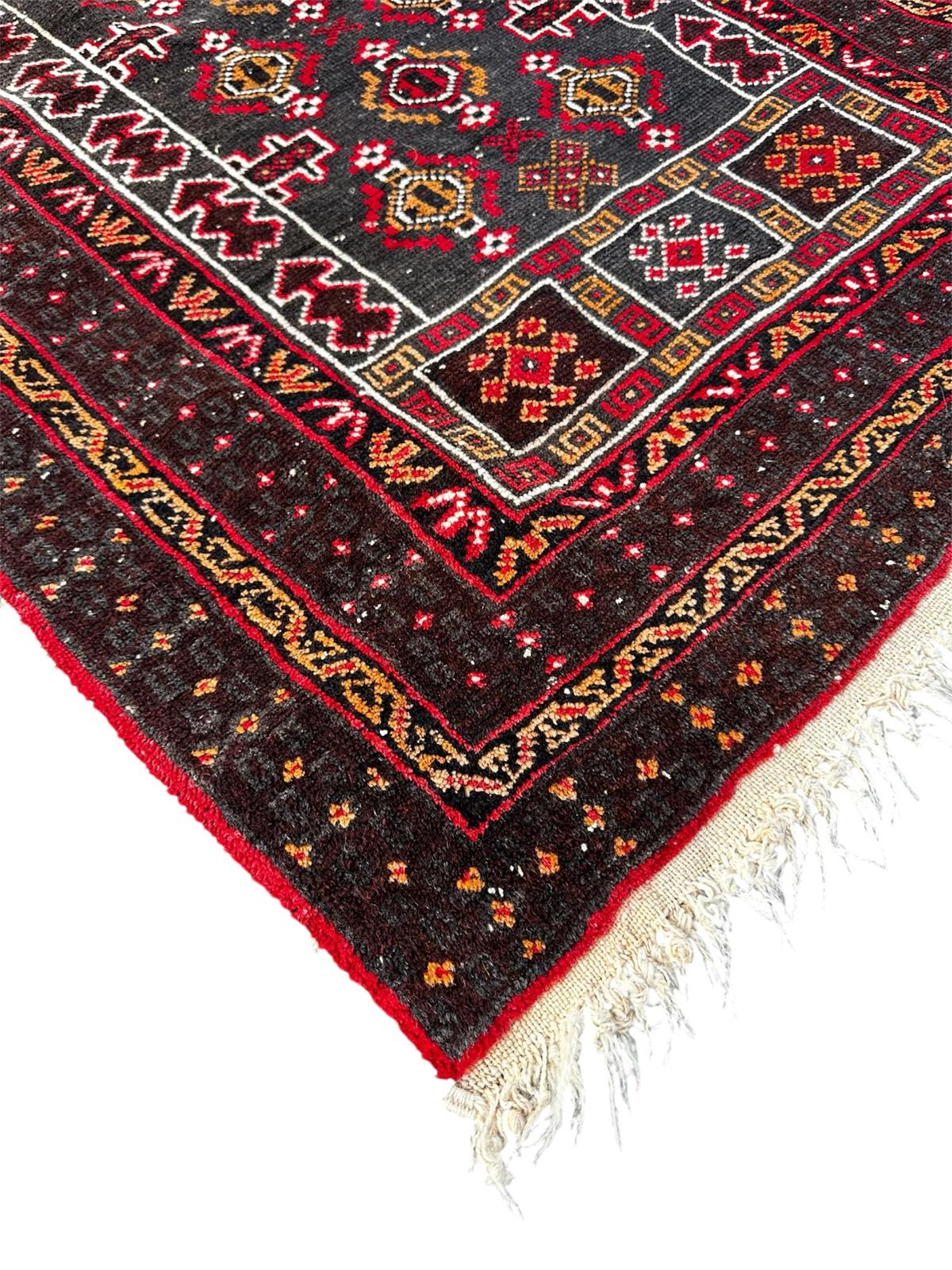 Handmade Persian rug 140cm x 90cm
