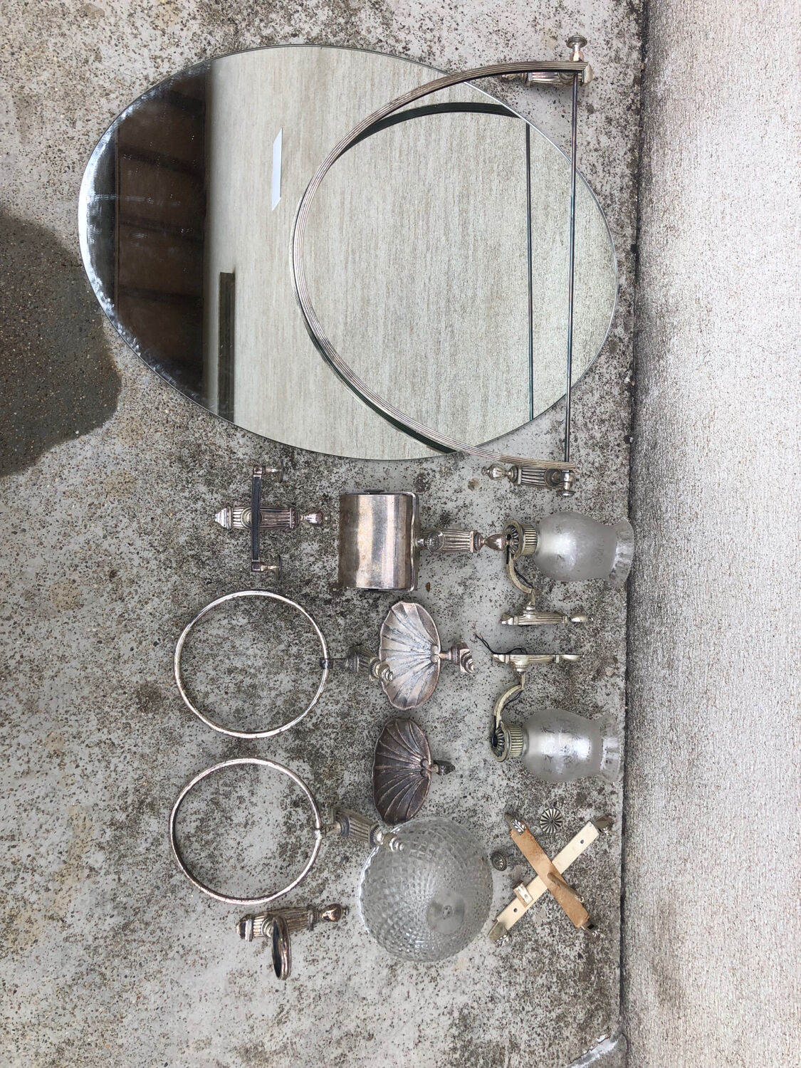 Silver metal bathroom set