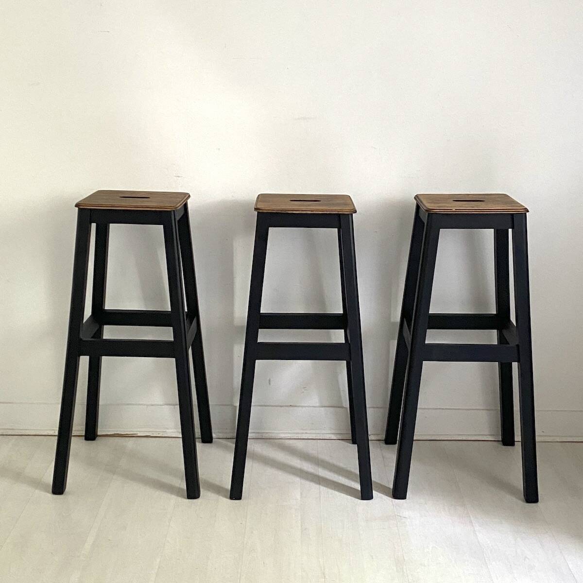 Set of 3 high workshop stools