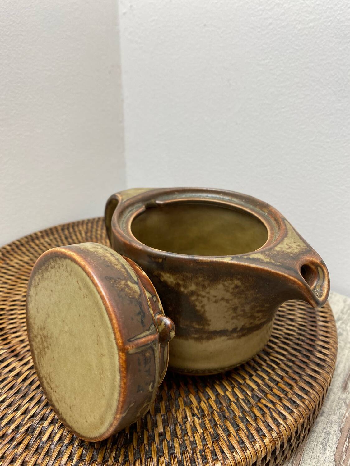 Sahara teapot and milk jug