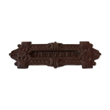 Cast-iron mailbox façade with fastening