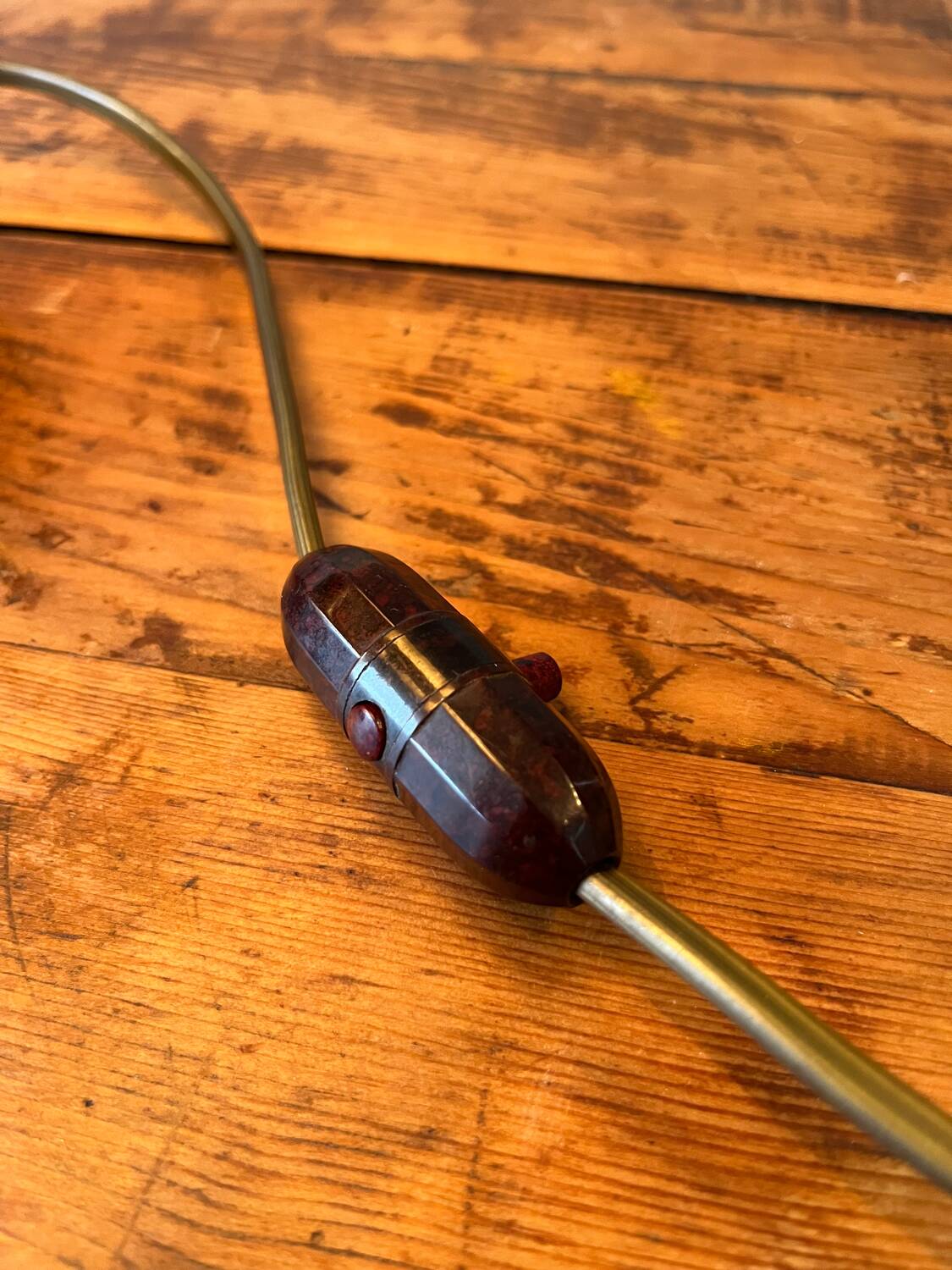 Wooden foot table lamp