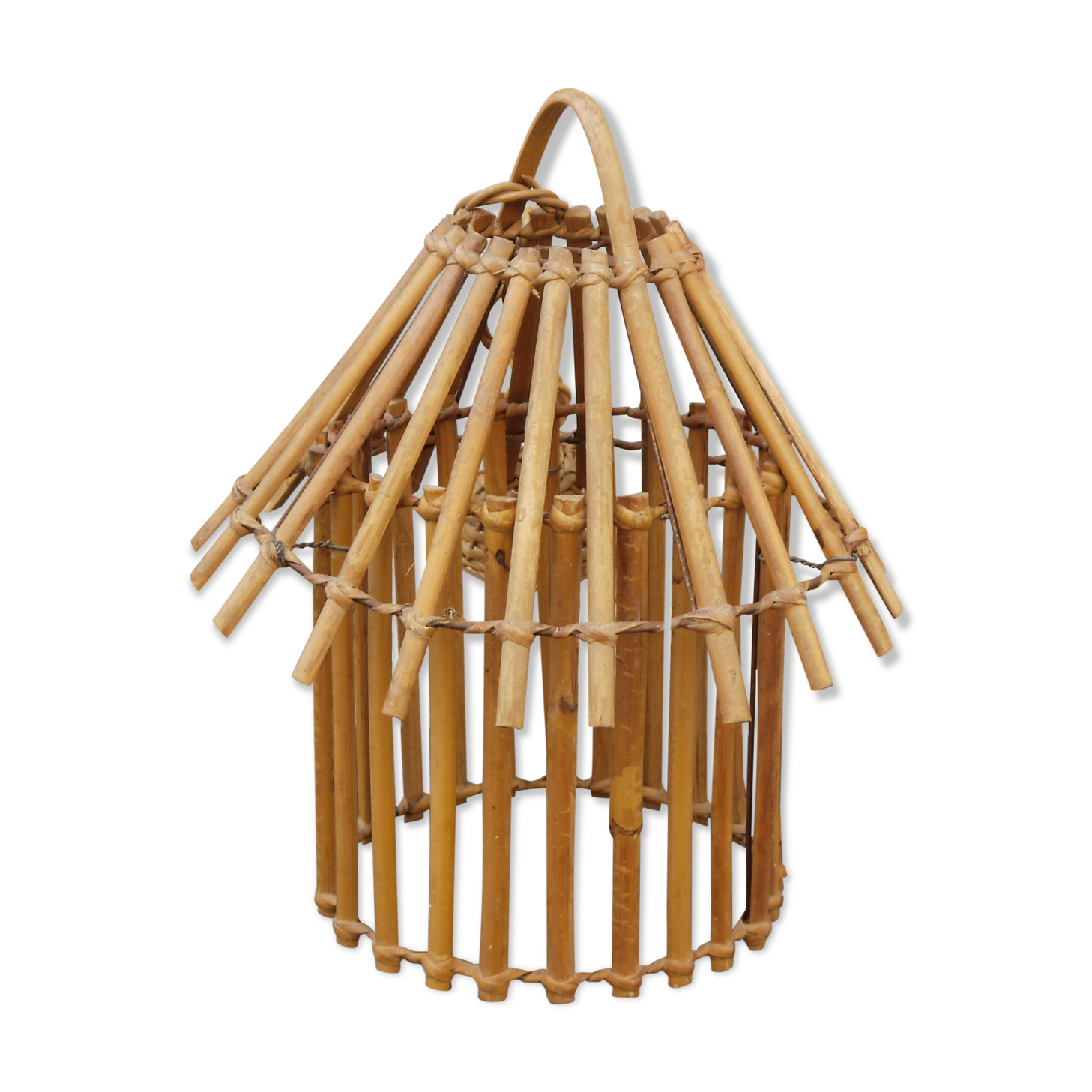 Rattan cage suspension