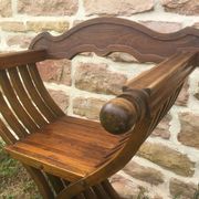 Fauteuil Dagobert ou curule pliant en noyer