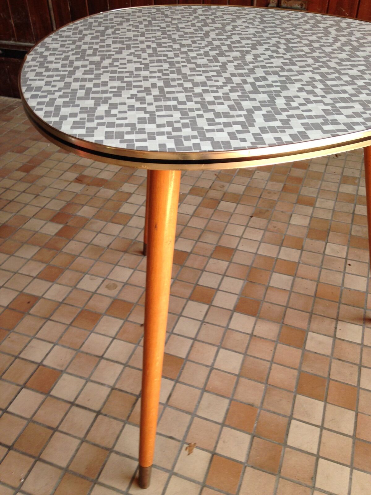 60s-60s tripod table pattern gray mosaic tray