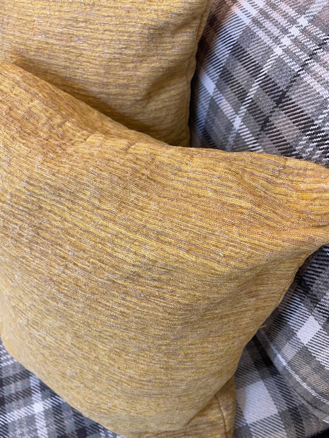 Mustard velvet cushion cover 40x40 cm