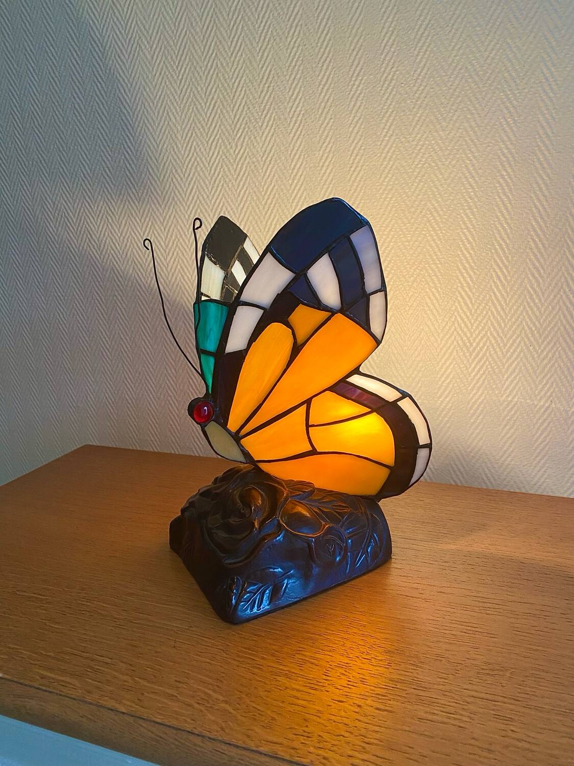 Lampe papillon style Tiffany en vitrail