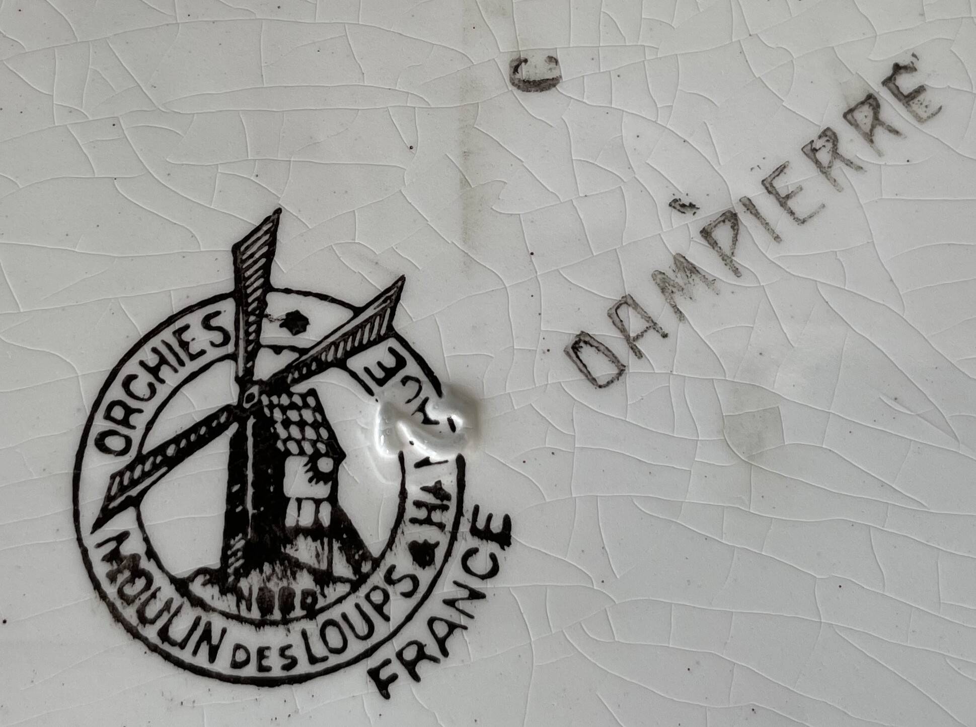 Antique serving dish in Saint-Amand earthenware (Nord)