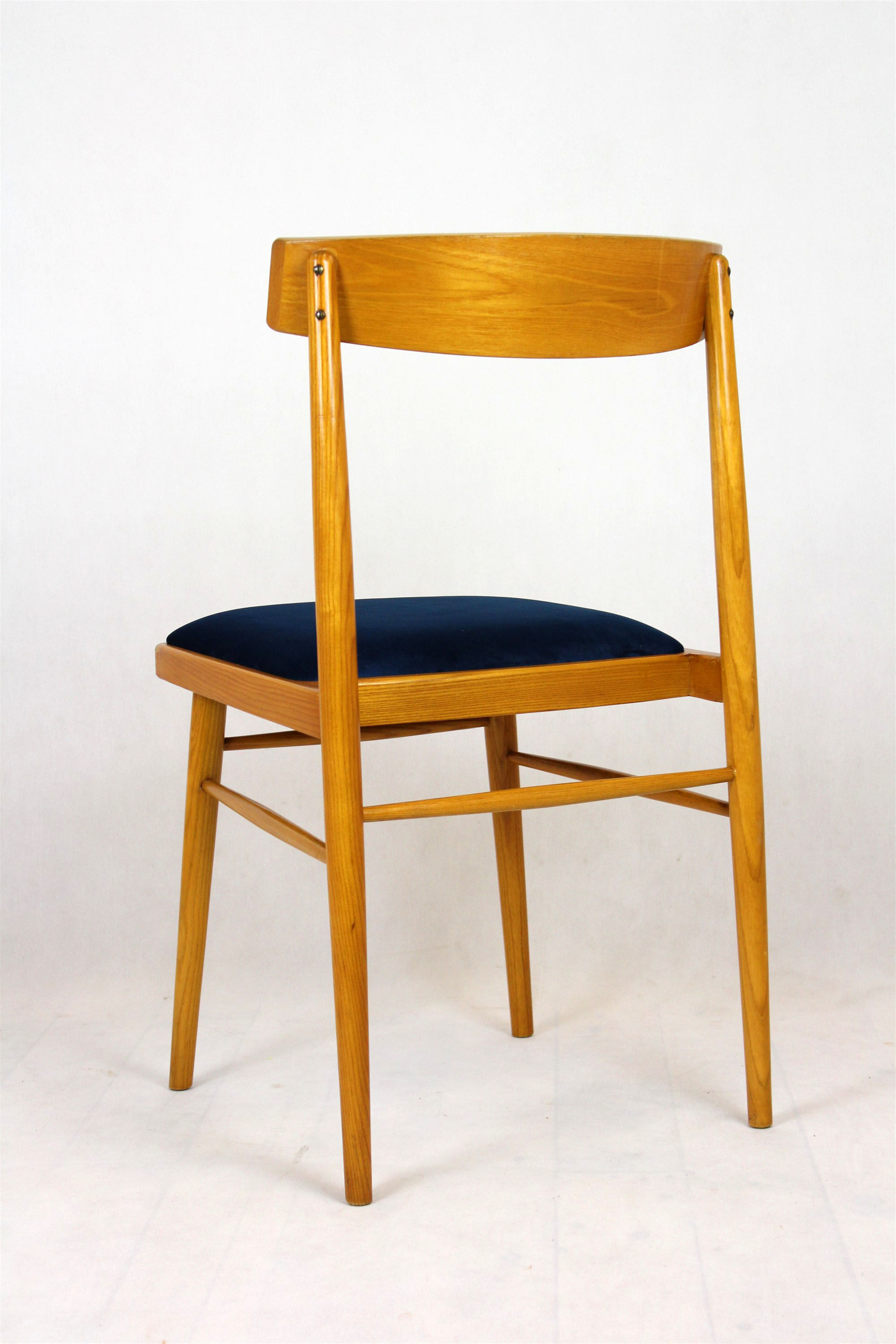 Chaises à manger par Ton, années 1960
