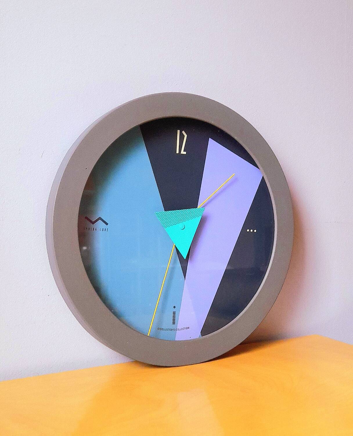 Spring cube wall clock Nicolai Canetti 80s