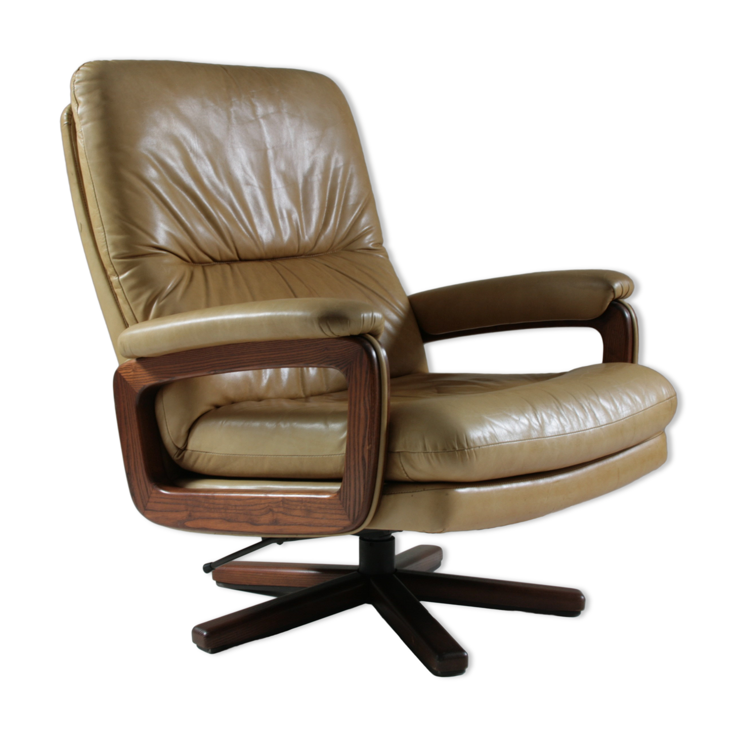 Leather lounge chair by André Vandenbeuck