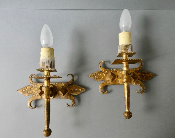 Paire d'appliques en métal doré Ferro Arte, années 60-70