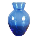 Vase bleu en verre