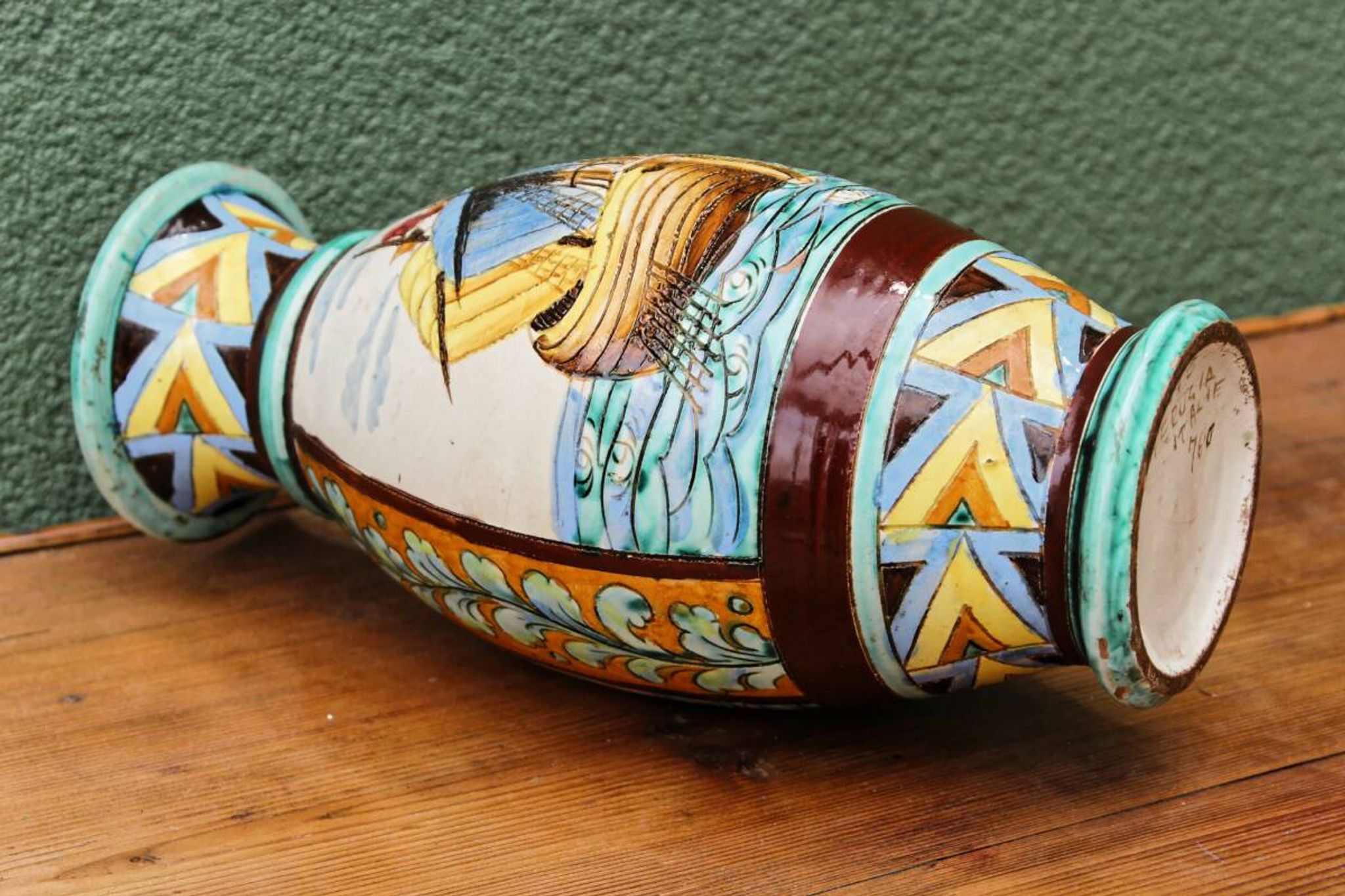 Vase en majolique italienne de Perugia, bateaux