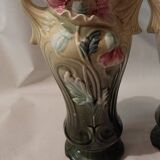 Paire de vases en barbotine