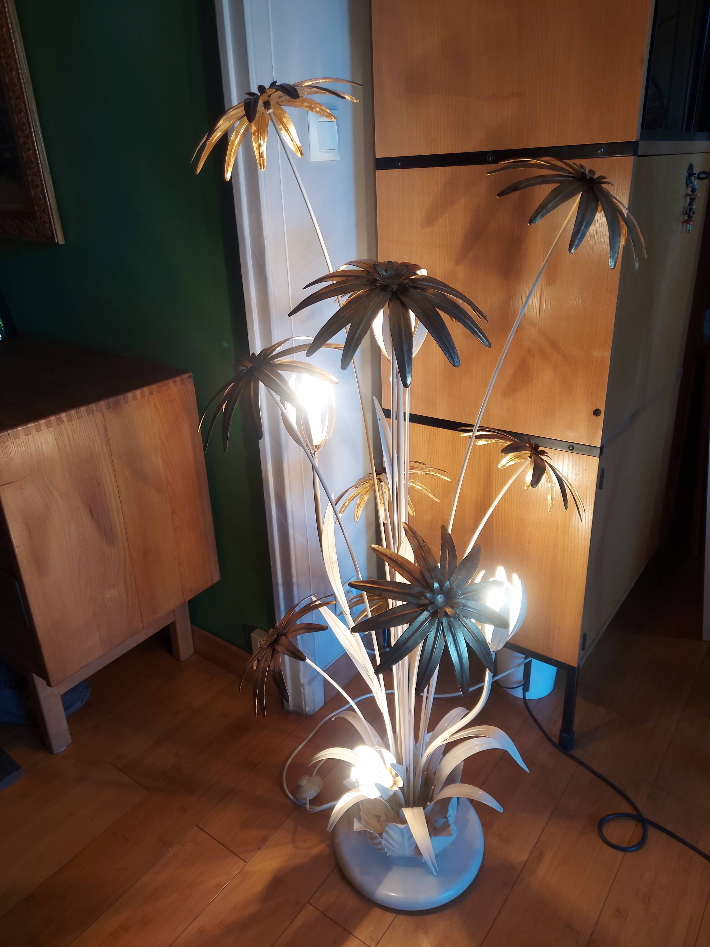 Flower floor lamp design 70'S , Hans Kögl