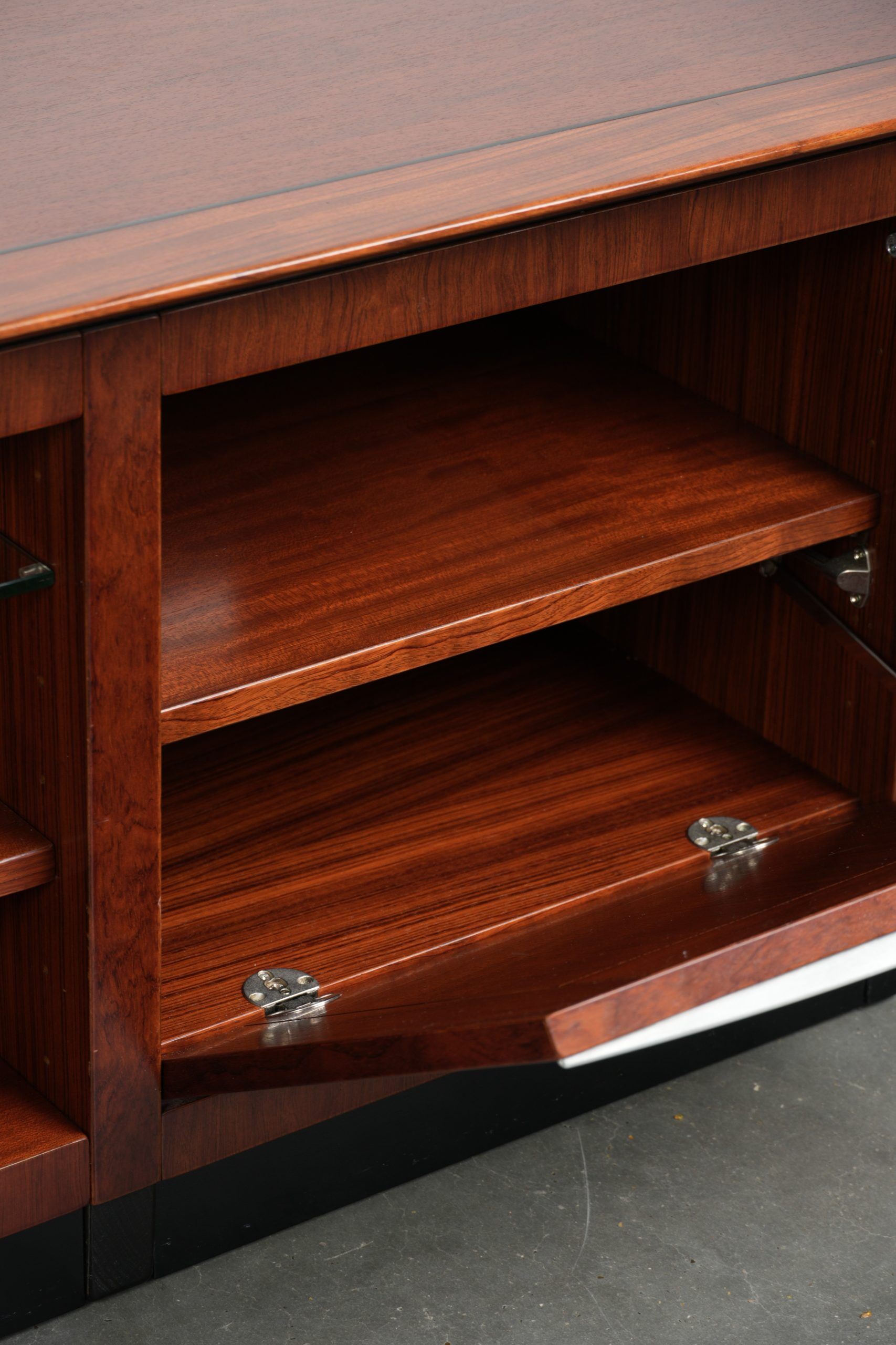 In good condition Art Deco design sideboard/TV cabinet
