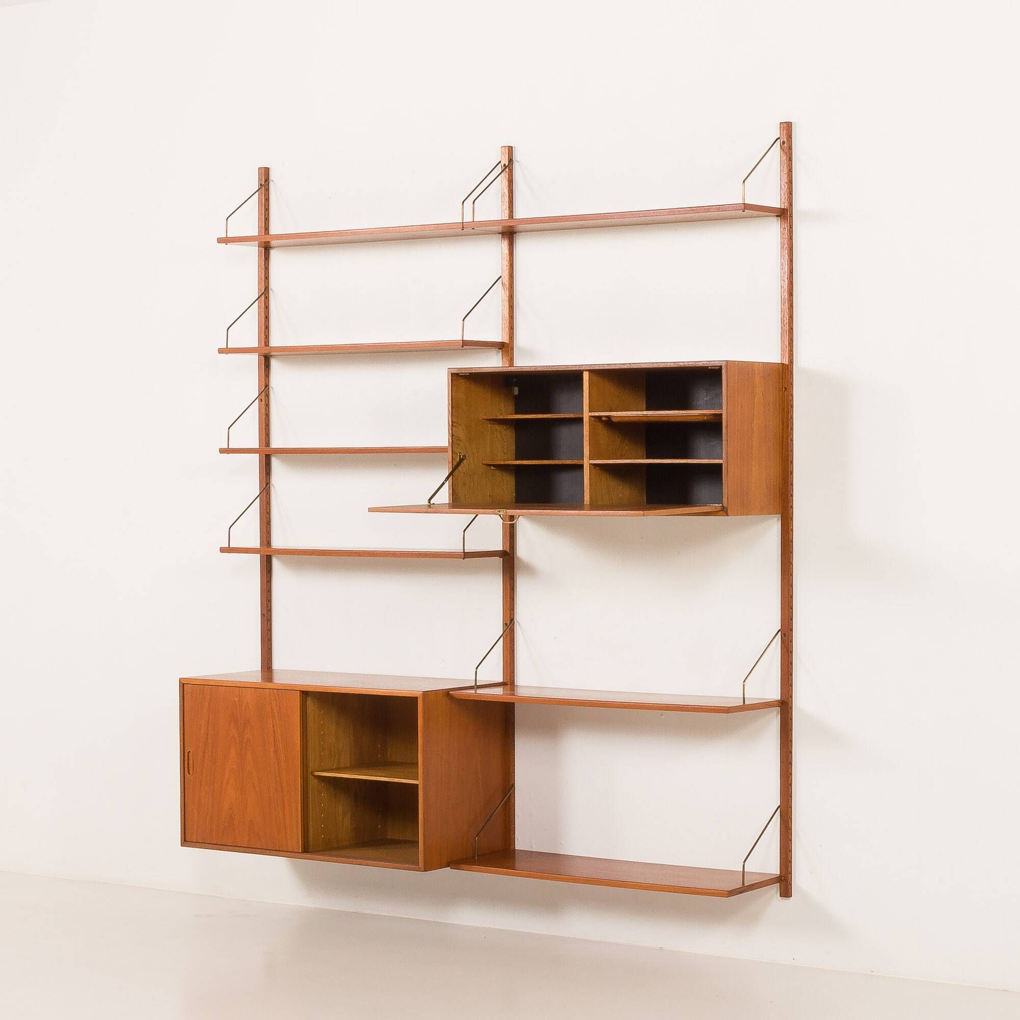 Hansen and Guldborg teak wall unit with a bar cabinet, Denmark 1950s