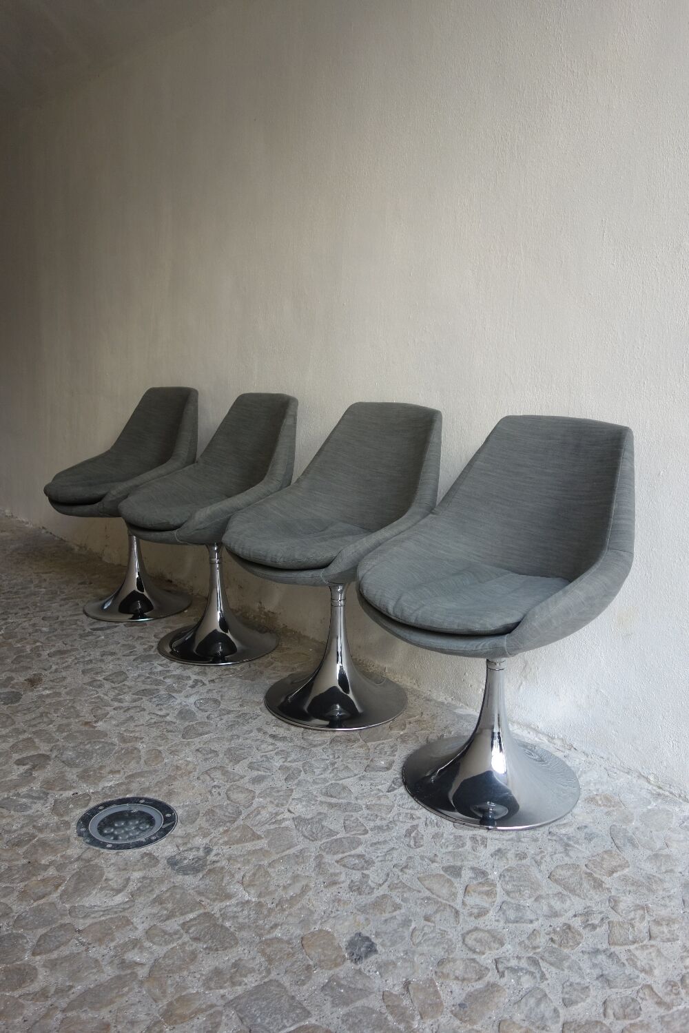 4 Space Age seventies dining tulip chairs
