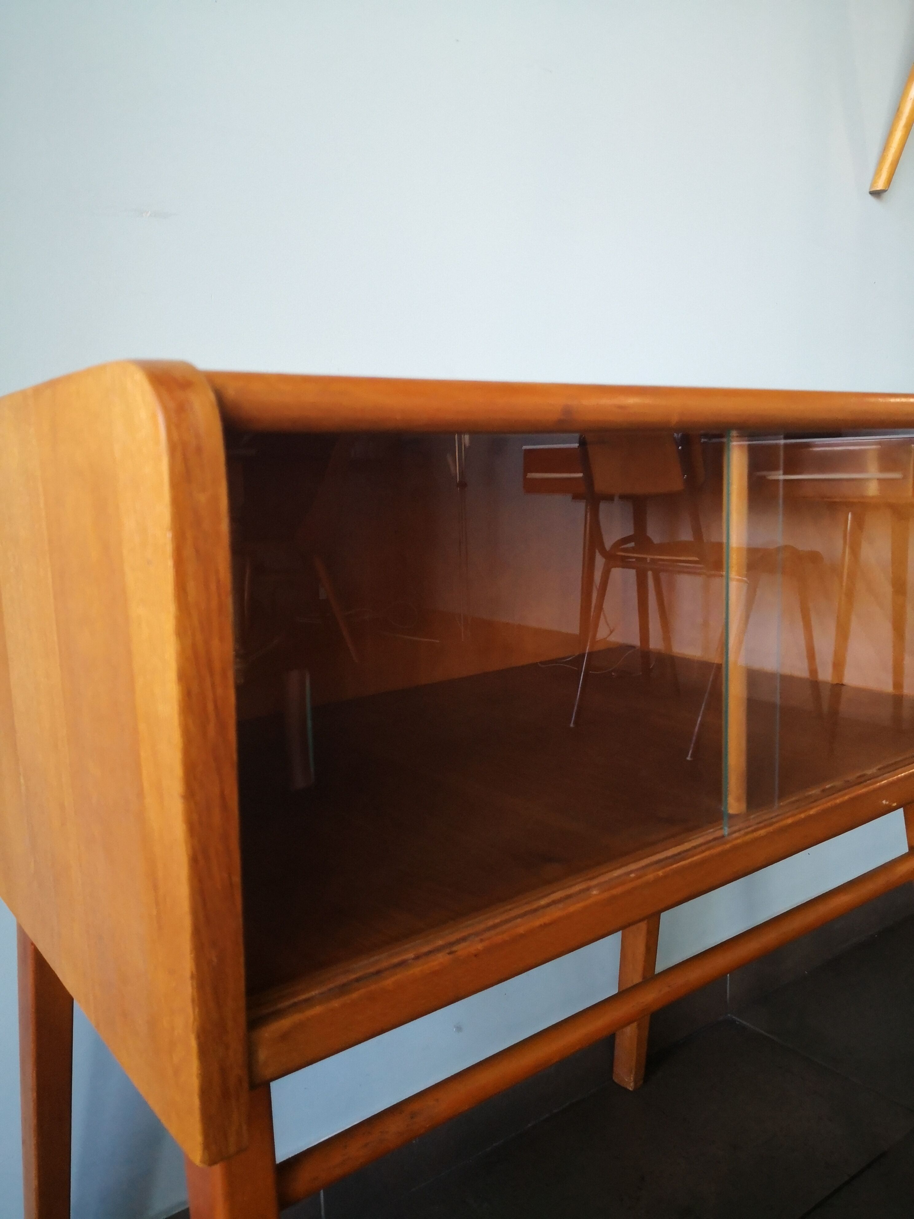 Vintage TV/radio stand, Czech (Opp. Hodonin)