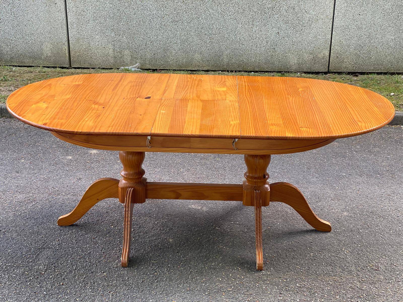 Round oval farmhouse table in solid pine wood, extendable 200cm