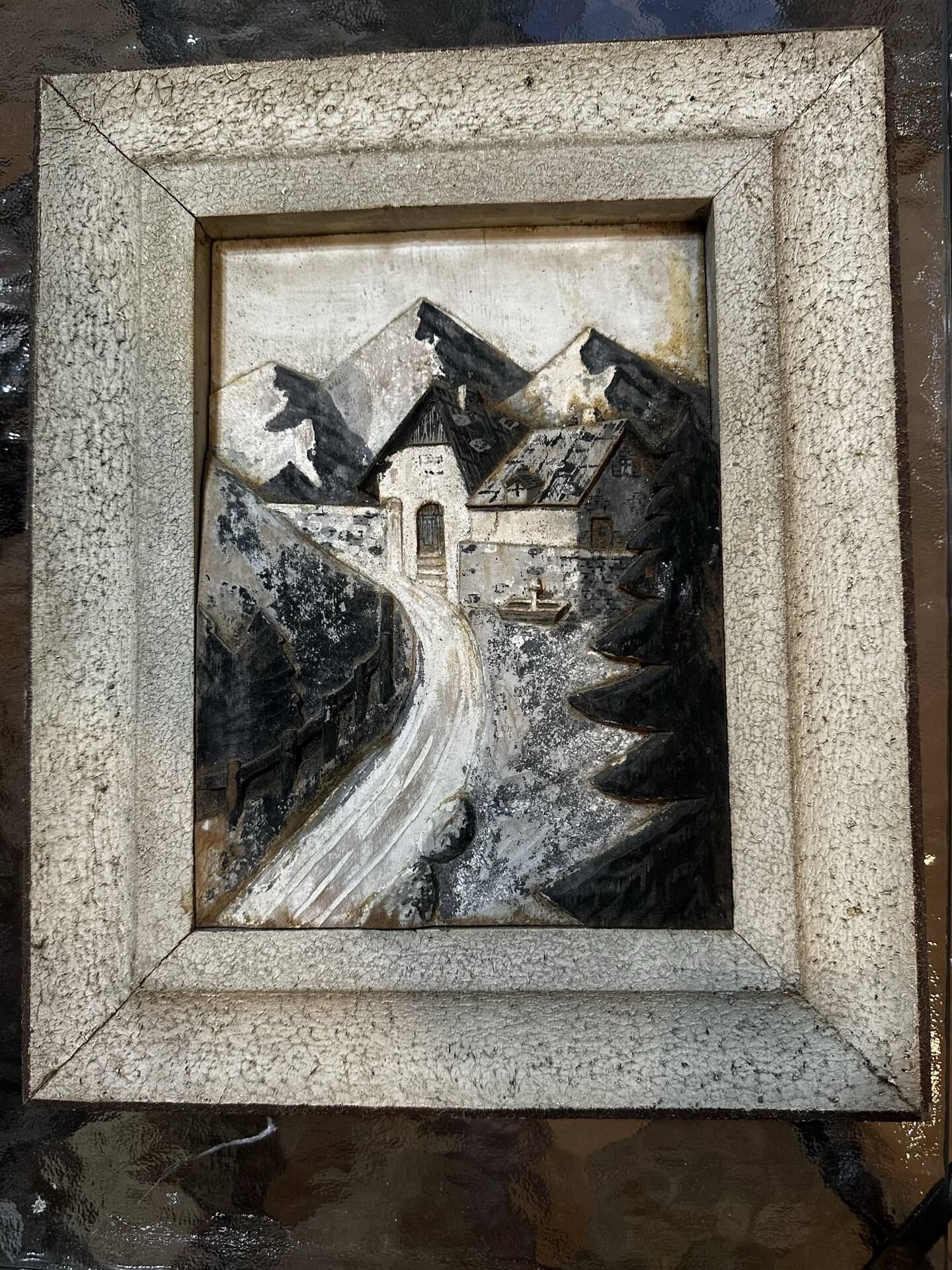Tableau alpin en bois sculpté et peint