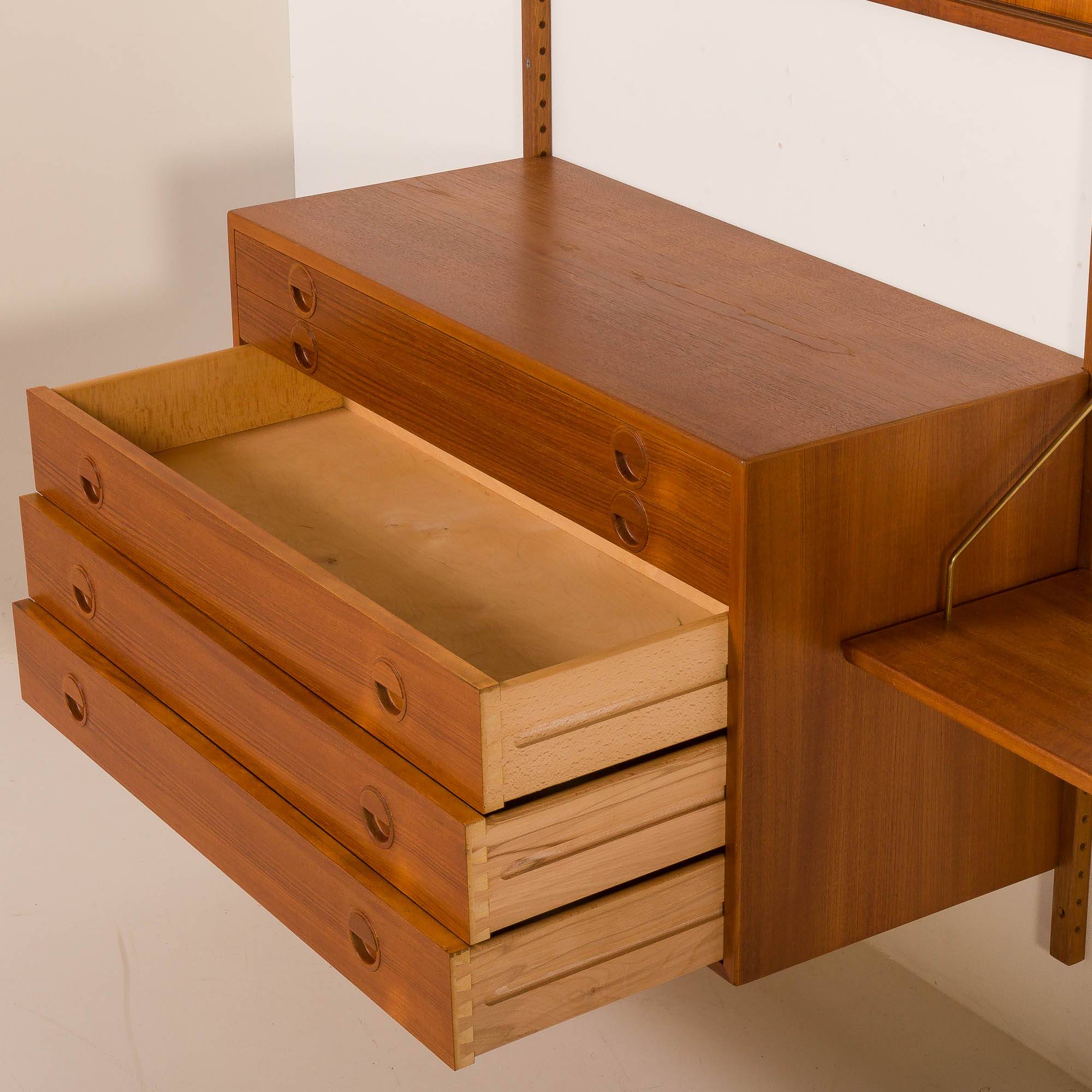 Hansen and Guldborg extra wide shelving unit in teak, 1960s