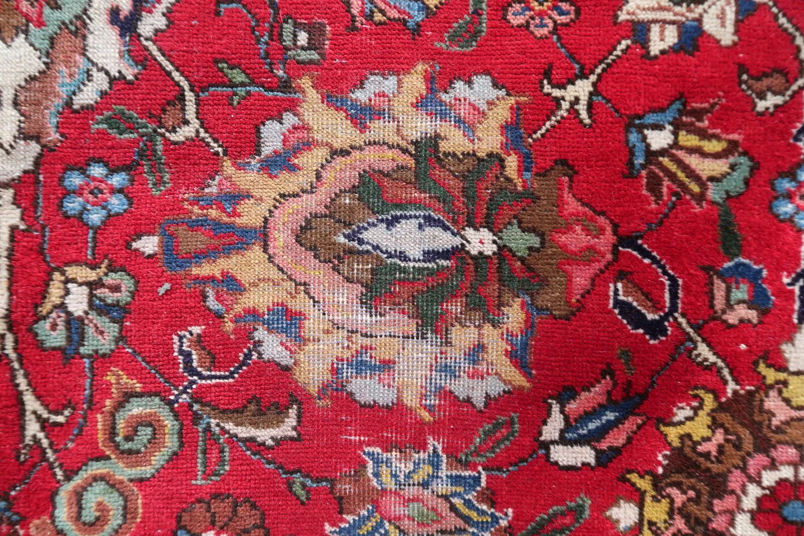 Tapis en laine Tabriz antique, motif floral Shah Abbasi sur tout le tapis, champ cramoisi, vers 1920 — 303 × 403 cm — 1C1278