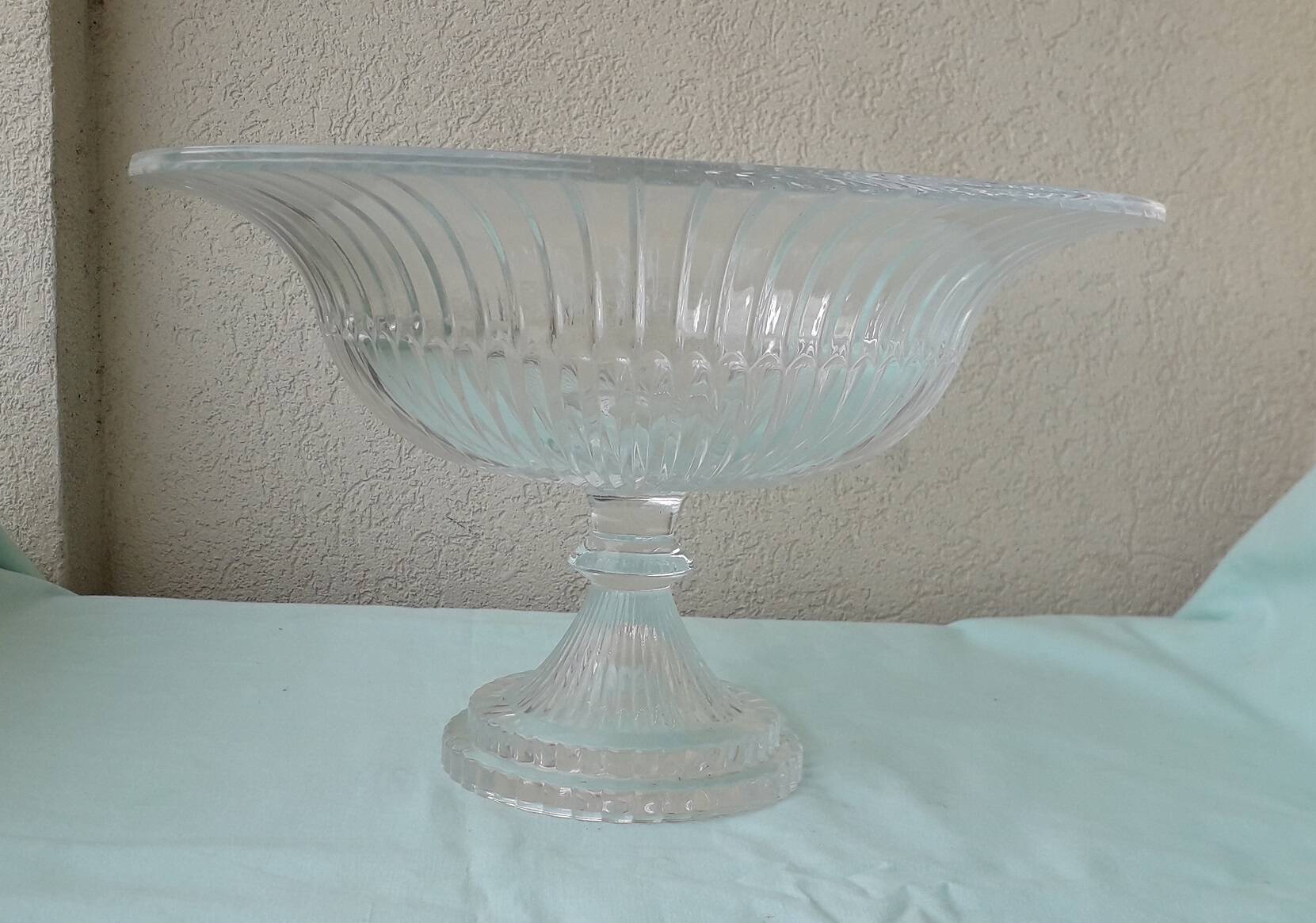 Glass footed bowl