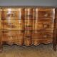 Commode Arbalète en noyer XVIIIe