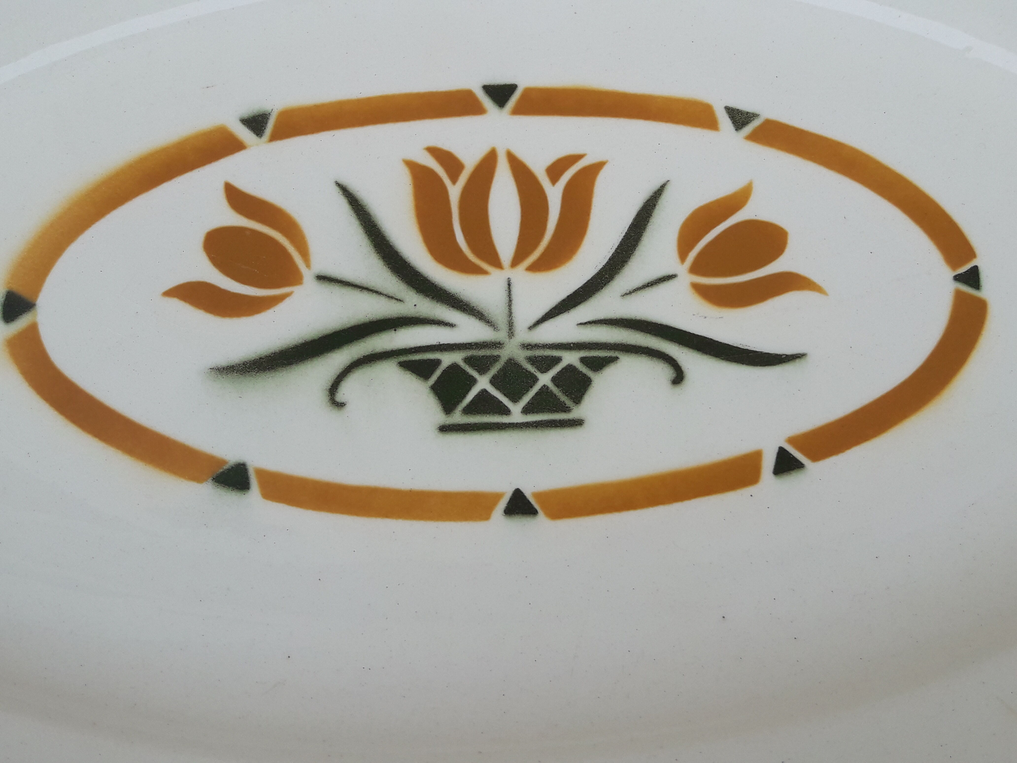 Salins Faïence oval dish Earth iron vase pattern with tulip L 37 cm