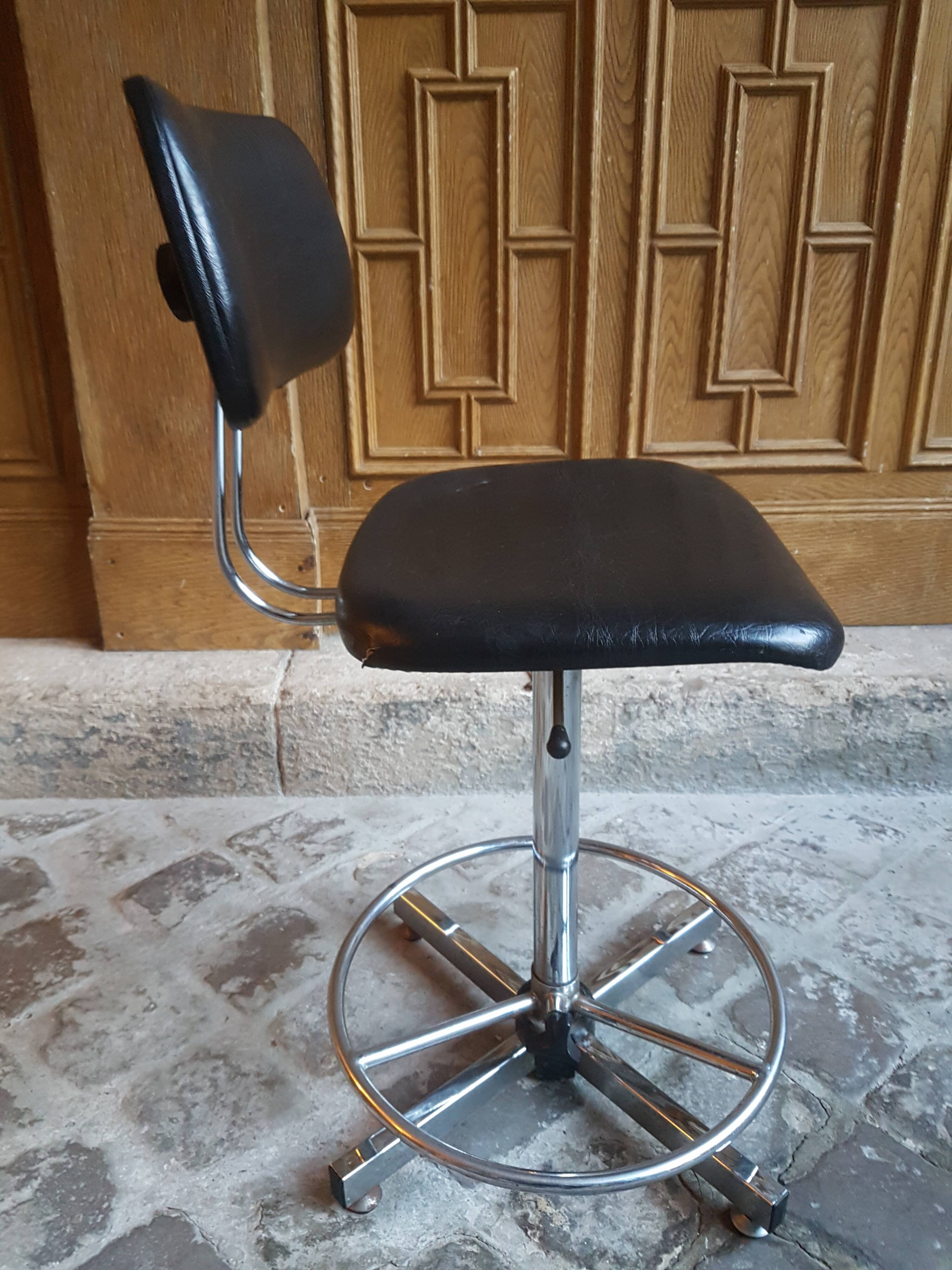 Chaise industrielle vintage Kor
